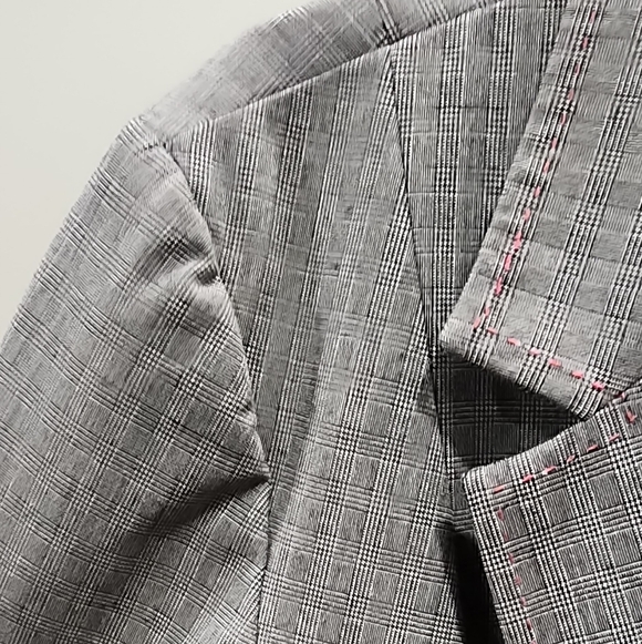 Tara Ryan Blazer with Pink Stitching & Lining - Picture 5 of 10